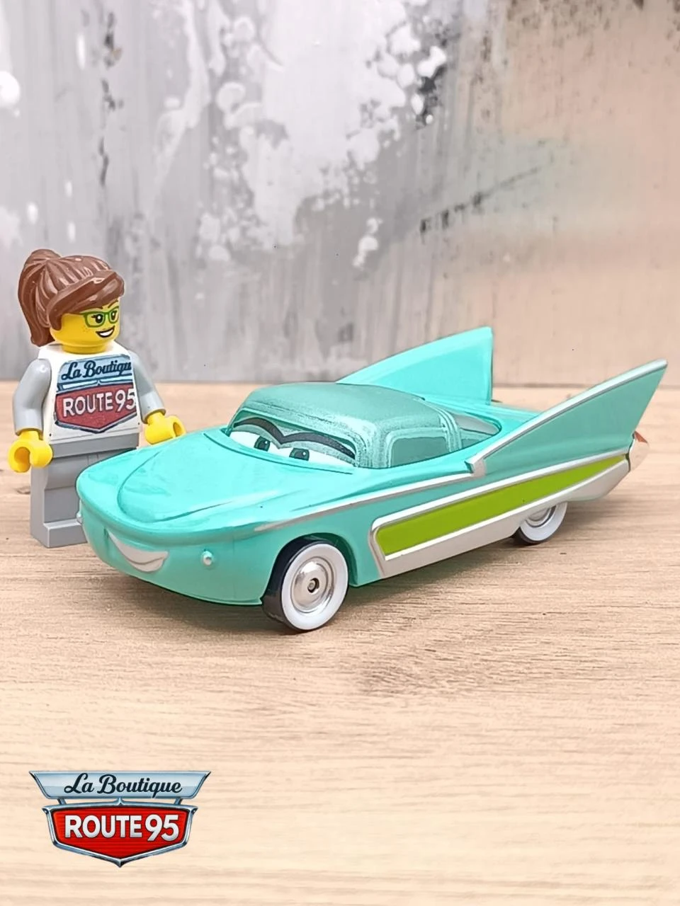 Voiture Cars Flo - Jouet neuf (CES07)